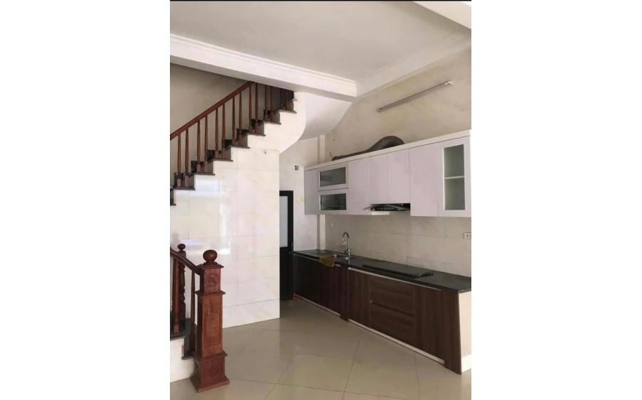 Cho thuê nhà Ở NHÓM 6N, KD ONL, HỘ GĐ nhà ngõ ô tô Lương Khánh Thiện, DT 45m2 - 5tầng - 5P 20 triệu